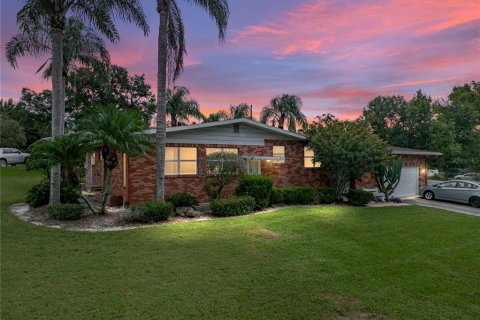 Villa ou maison à Lakeland, Floride 3 chambres, 121.98 m2 № 2149453