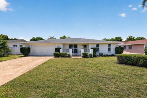 Casa en Port Richey, Florida 3 dormitorios, 129.6 m2 № 2339050