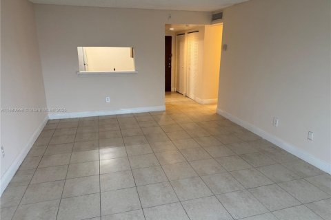 Copropriété à vendre à Miami, Floride: 2 chambres, 109.16 m2 № 1924638 - photo 3