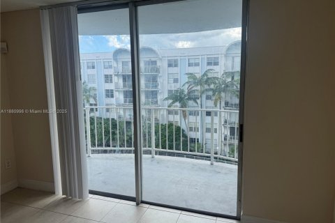 Copropriété à vendre à Miami, Floride: 2 chambres, 109.16 m2 № 1924638 - photo 14