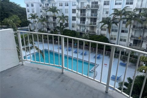 Copropriété à vendre à Miami, Floride: 2 chambres, 109.16 m2 № 1924638 - photo 16