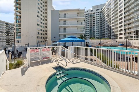 Copropriété à louer à Miami Beach, Floride: 1 chambre, 91.04 m2 № 2017314 - photo 10