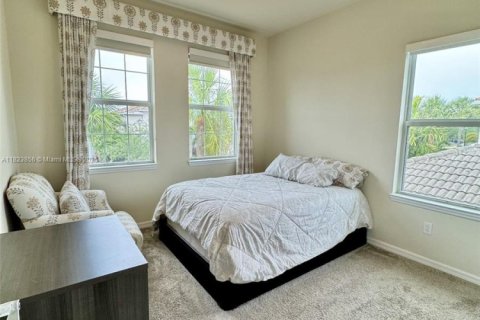 Casa en venta en Hollywood, Florida, 5 dormitorios, 232.35 m2 № 1788636 - foto 18