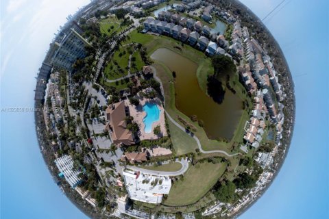 Casa en venta en Hollywood, Florida, 5 dormitorios, 232.35 m2 № 1788636 - foto 4