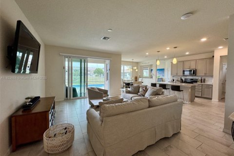 Casa en venta en Hollywood, Florida, 5 dormitorios, 232.35 m2 № 1788636 - foto 13