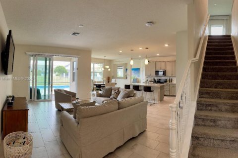 Casa en venta en Hollywood, Florida, 5 dormitorios, 232.35 m2 № 1788636 - foto 9