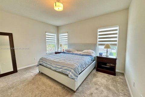 Casa en venta en Hollywood, Florida, 5 dormitorios, 232.35 m2 № 1788636 - foto 20