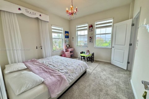 Casa en venta en Hollywood, Florida, 5 dormitorios, 232.35 m2 № 1788636 - foto 17