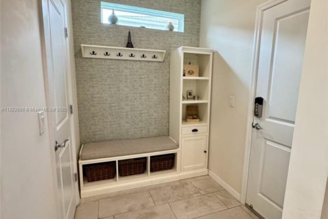 Casa en venta en Hollywood, Florida, 5 dormitorios, 232.35 m2 № 1788636 - foto 27