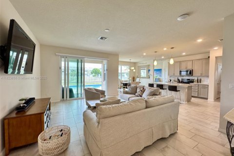 Casa en venta en Hollywood, Florida, 5 dormitorios, 232.35 m2 № 1788636 - foto 10