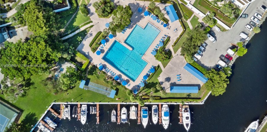 Condo in Hallandale Beach, Florida, 1 bedroom  № 1964314