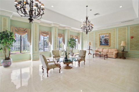 Condo in Hallandale Beach, Florida, 1 bedroom  № 1964314 - photo 20