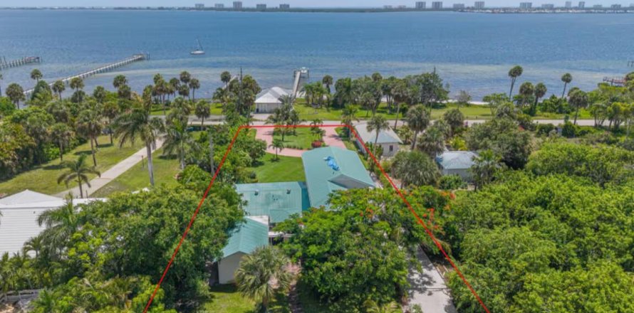 Casa en Jensen Beach, Florida 3 dormitorios, 206.8 m2 № 2078280