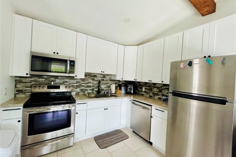 House in Port Charlotte, Florida 2 bedrooms, 80.64 sq.m. № 1389213 - photo 4