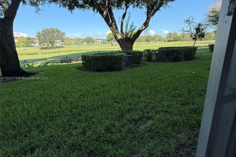 Condo in Pembroke Pines, Florida, 2 bedrooms  № 1857209 - photo 20
