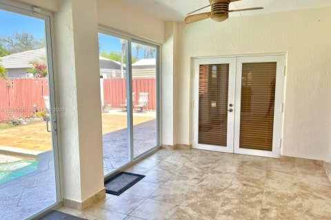 House in Hialeah, Florida 3 bedrooms, 175.49 sq.m. № 2053089 - photo 20