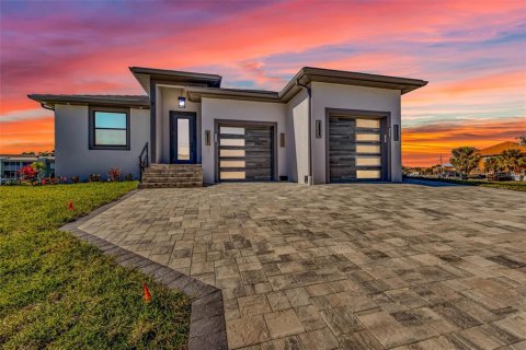 Villa ou maison à vendre à Punta Gorda, Floride: 3 chambres, 138.24 m2 № 2136091 - photo 2