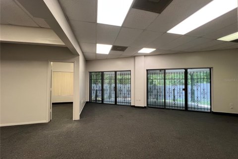 Immobilier commercial à louer à Altamonte Springs, Floride: 405.15 m2 № 2136117 - photo 10