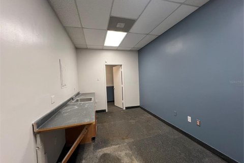 Immobilier commercial à louer à Altamonte Springs, Floride: 405.15 m2 № 2136117 - photo 15