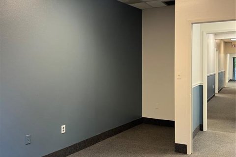 Immobilier commercial à louer à Altamonte Springs, Floride: 405.15 m2 № 2136117 - photo 8