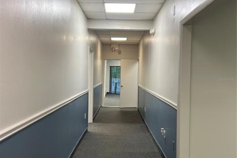Immobilier commercial à louer à Altamonte Springs, Floride: 405.15 m2 № 2136117 - photo 5