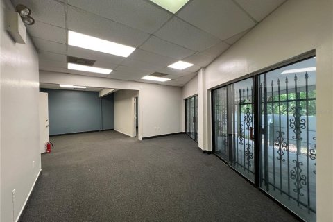 Immobilier commercial à louer à Altamonte Springs, Floride: 405.15 m2 № 2136117 - photo 11