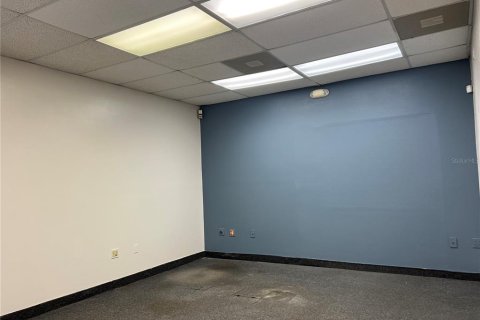 Immobilier commercial à louer à Altamonte Springs, Floride: 405.15 m2 № 2136117 - photo 6
