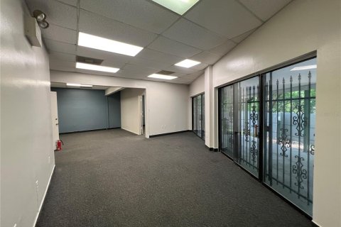 Immobilier commercial à louer à Altamonte Springs, Floride: 405.15 m2 № 2136117 - photo 12