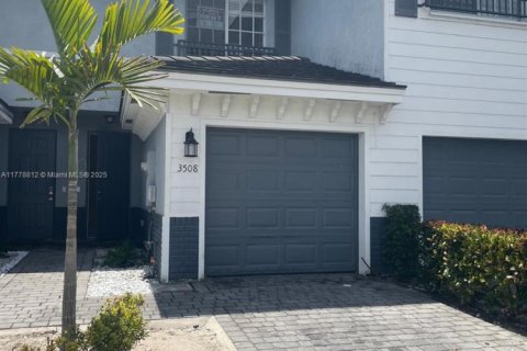 Touwnhouse à louer à Lauderhill, Floride: 2 chambres, 104.05 m2 № 1704248 - photo 1