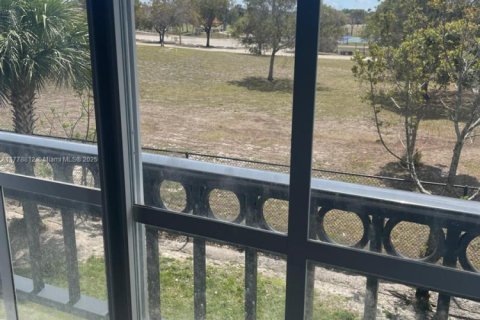 Touwnhouse à louer à Lauderhill, Floride: 2 chambres, 104.05 m2 № 1704248 - photo 11