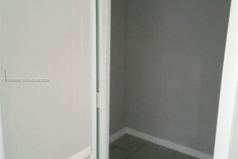 Apartamento en alquiler en Hollywood, Florida, 2 dormitorios, 127.28 m2 № 2081233 - foto 11