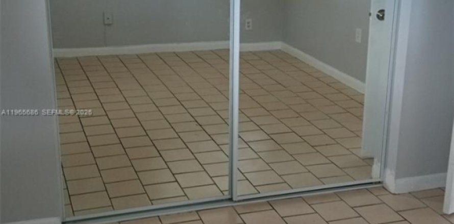 Apartamento en Hollywood, Florida 2 dormitorios, 127.28 m2 № 2081233