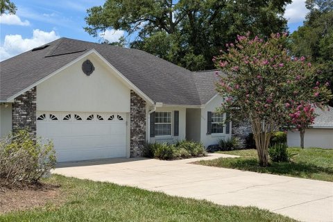 Casa en venta en Ocala, Florida, 3 dormitorios, 201.13 m2 № 1798077 - foto 1