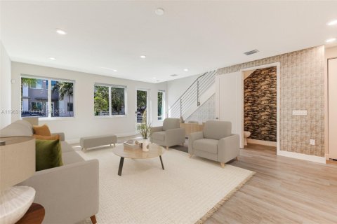 Townhouse in LANDMARK in Doral, Florida 3 bedrooms, 151.24 sq.m. № 2025439 - photo 7