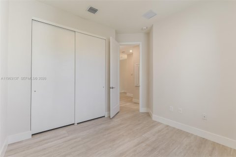 Townhouse in LANDMARK in Doral, Florida 3 bedrooms, 151.24 sq.m. № 2025439 - photo 16