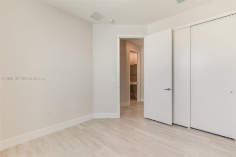 Townhouse in LANDMARK in Doral, Florida 3 bedrooms, 151.24 sq.m. № 2025439 - photo 19