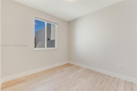 Townhouse in LANDMARK in Doral, Florida 3 bedrooms, 151.24 sq.m. № 2025439 - photo 15