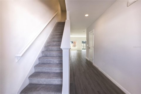 Townhouse in Orlando, Florida 3 bedrooms, 128.11 sq.m. № 2277256 - photo 3