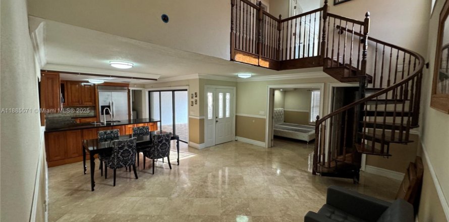 Townhouse in Miami, Florida 3 bedrooms, 107.4 sq.m. № 1946166