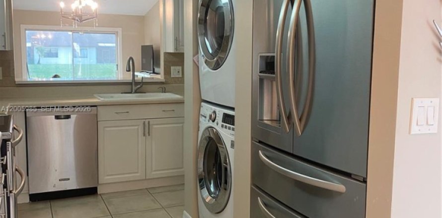 Adosado en Davie, Florida 3 dormitorios, 143.81 m2 № 2071127