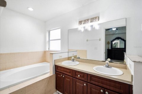 Casa en venta en Tampa, Florida, 3 dormitorios, 149.39 m2 № 2408731 - foto 19