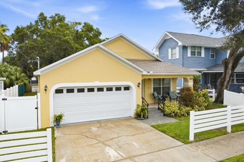 Casa en venta en Tampa, Florida, 3 dormitorios, 149.39 m2 № 2408731 - foto 2