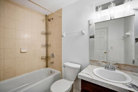 Casa en venta en Tampa, Florida, 3 dormitorios, 149.39 m2 № 2408731 - foto 22