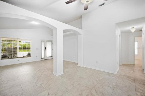Casa en venta en Tampa, Florida, 3 dormitorios, 149.39 m2 № 2408731 - foto 8