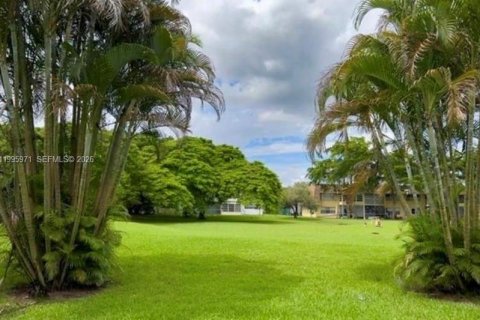 Copropriété à vendre à Margate, Floride: 2 chambres, 89.19 m2 № 2058546 - photo 14