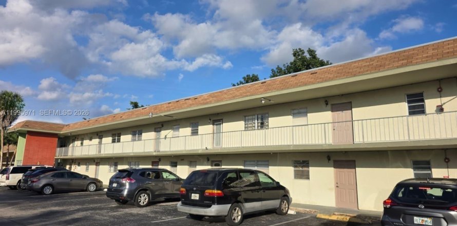 Condo à Margate, Floride, 2 chambres  № 2058546