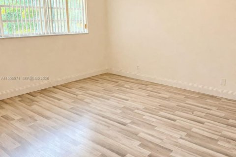 Copropriété à vendre à Margate, Floride: 2 chambres, 89.19 m2 № 2058546 - photo 10