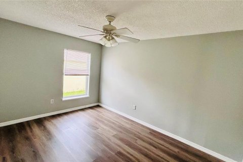 House in Clermont, Florida 4 bedrooms, 174.1 sq.m. № 1912923 - photo 13