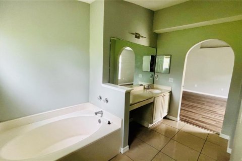 House in Clermont, Florida 4 bedrooms, 174.1 sq.m. № 1912923 - photo 9