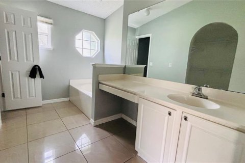 House in Clermont, Florida 4 bedrooms, 174.1 sq.m. № 1912923 - photo 8